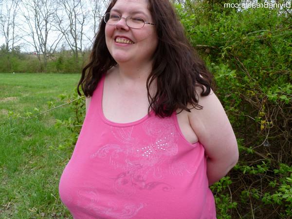 15P Tracy Big Boobs Park Flasher