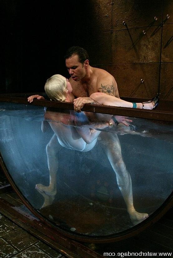 15P Lorelei Lee fucked in wet and wild waterbondage sex with Steven
