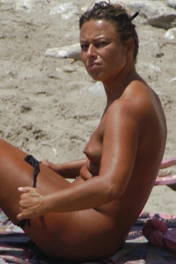 22P Beach Changing Sluts