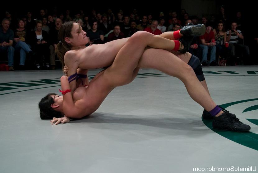 15P Non-scripted naked tag team wrestling in front of a crowd