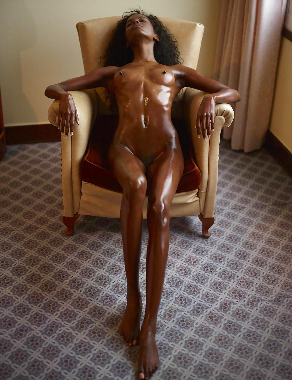25P Hotlegs-oiled body1 HQ