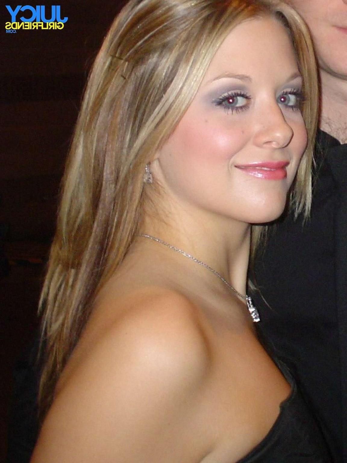 10P Beautiful young GF shows her tits on public beach
