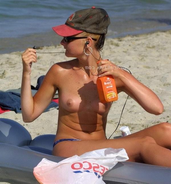 13P Hidden photos on the beach