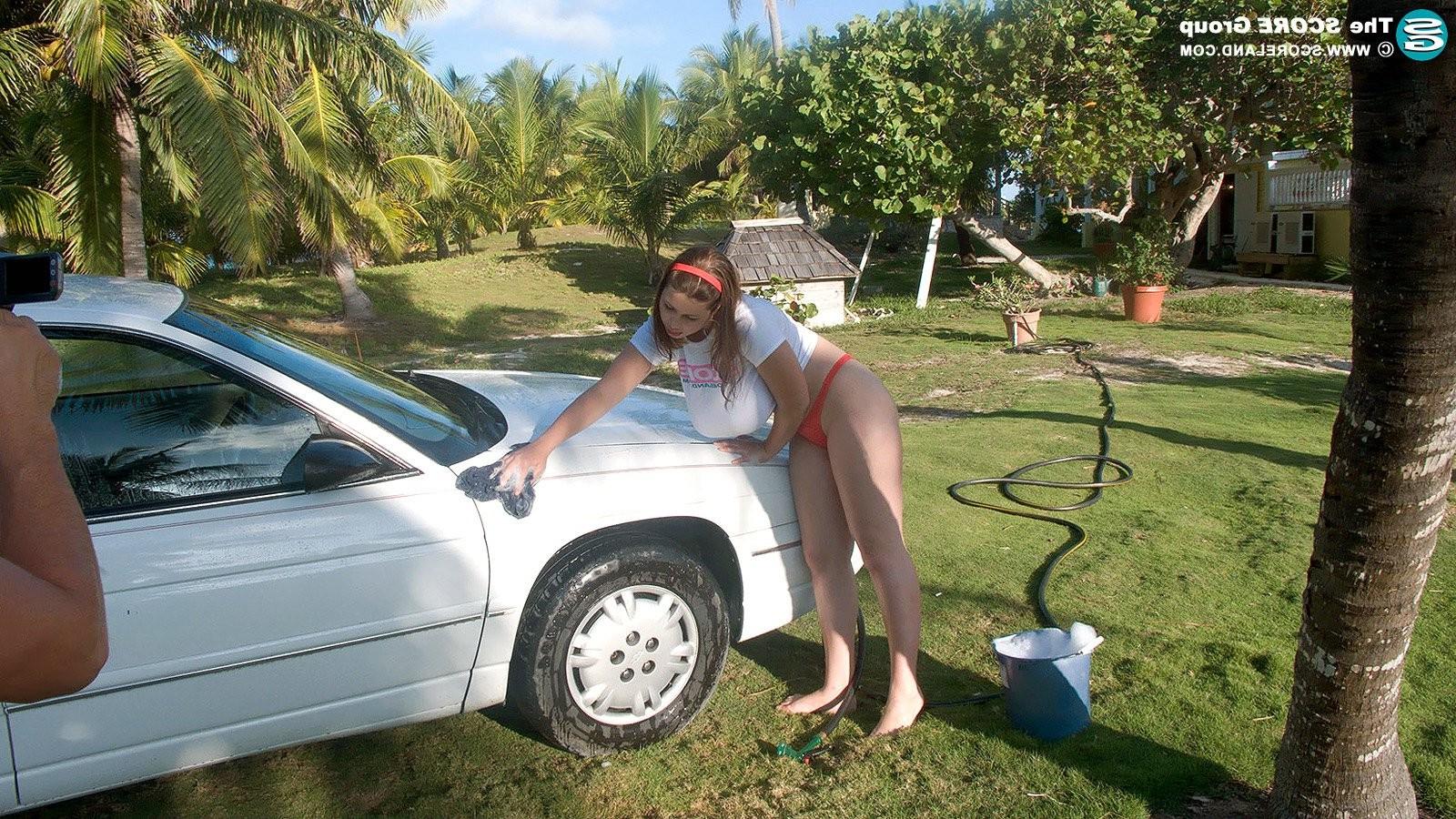 15P Big tits girls posing on beach Big Boob Paradise week  