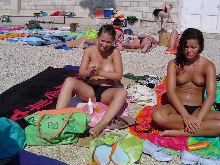 15P Amateur candid beach collection mixed nude and topless teens mil