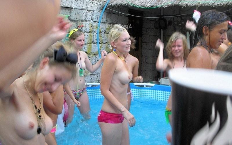 15P Naked pussies on the beach