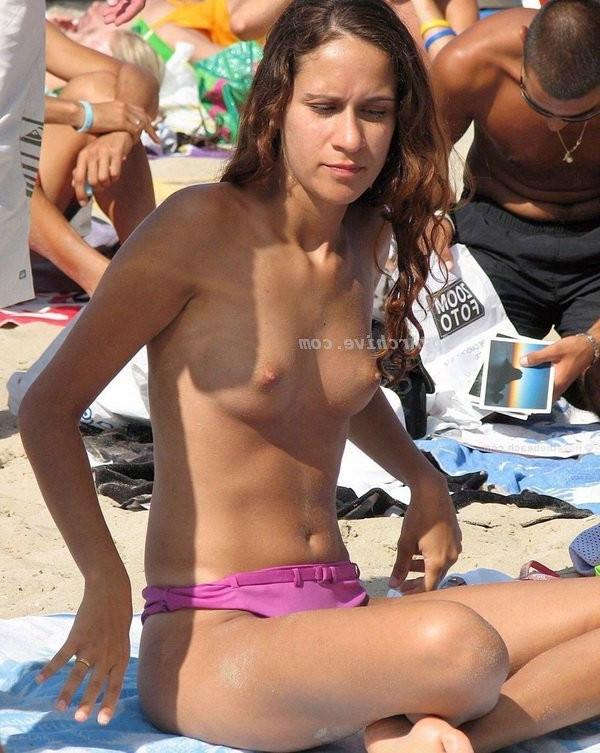 15P Naked girls on a beach