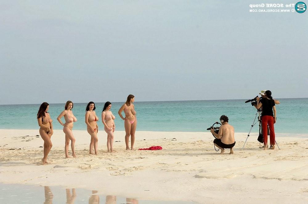 15P Big boobed beach orgy with five titty models