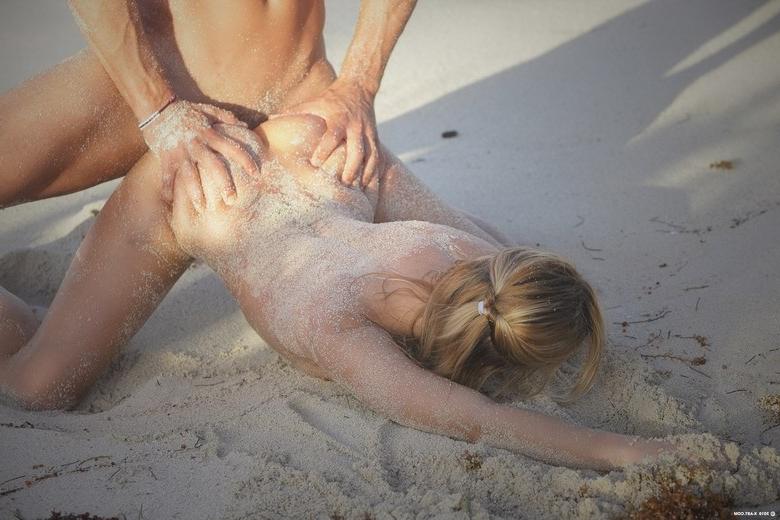15P Fucking this little angel on the beach