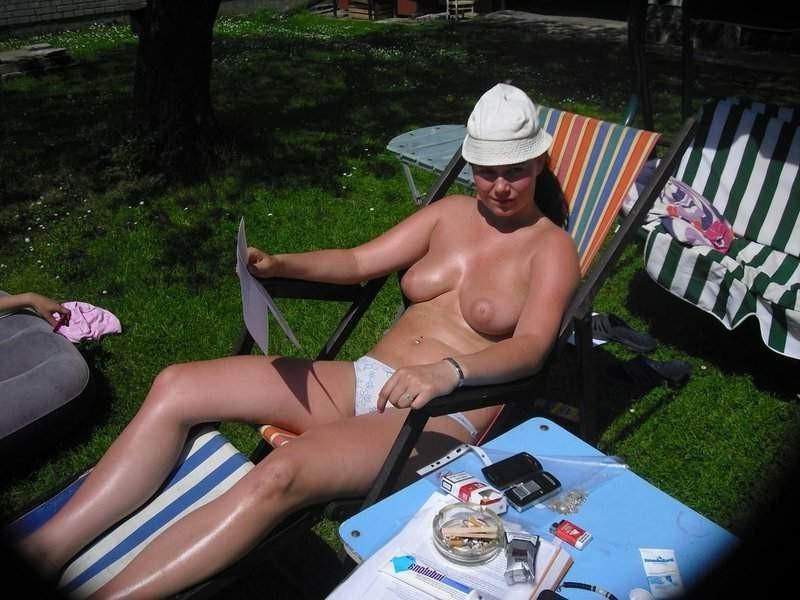 15P Amateur nudist friends naked together at the beach