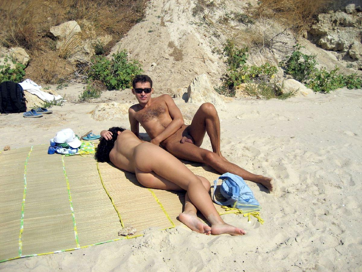 15P Amateur nudists expose themselves at a public beach