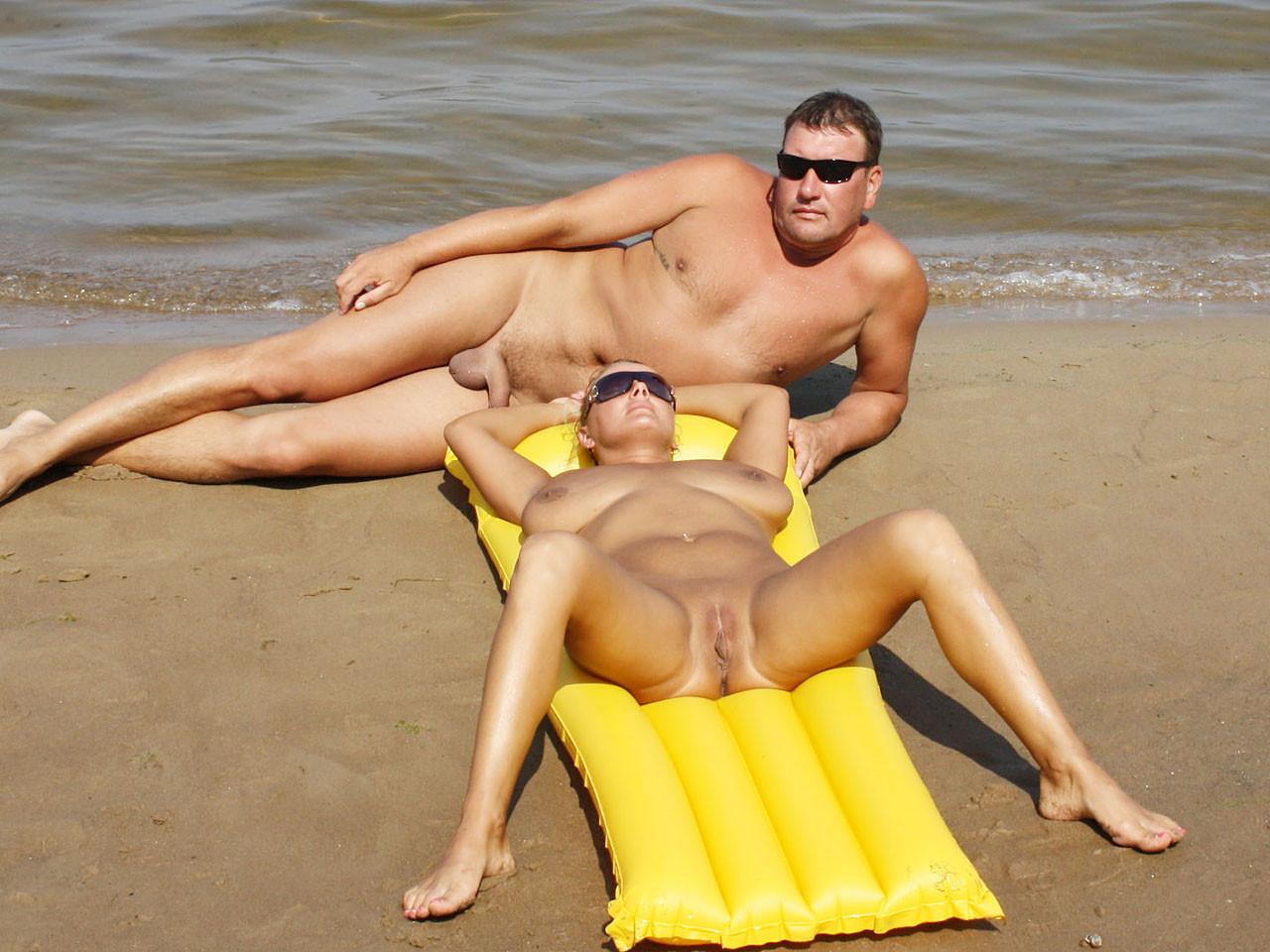 15P Nudist beach shows off two gorgeous naked teens