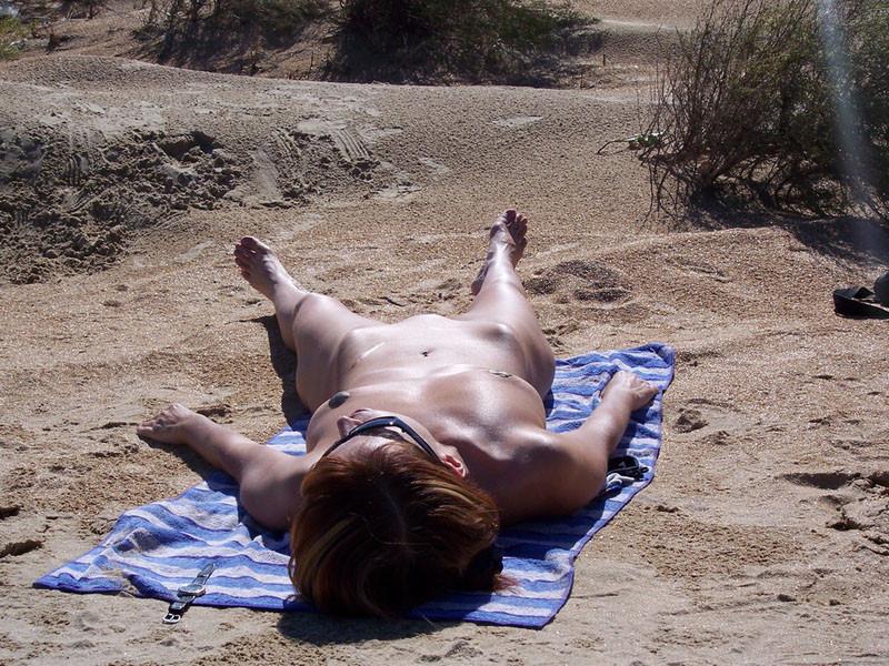 15P A pair of nudist teen friends steam up the beach