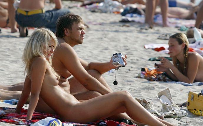 15P Nudist girls have fun with each other at the beach