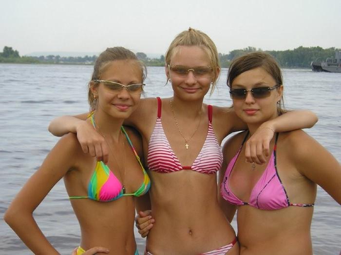 15P Nudist beach brings the best out of two hot teens