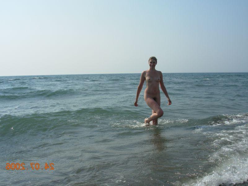 15P Nudist beach brings the best out of two hot teens
