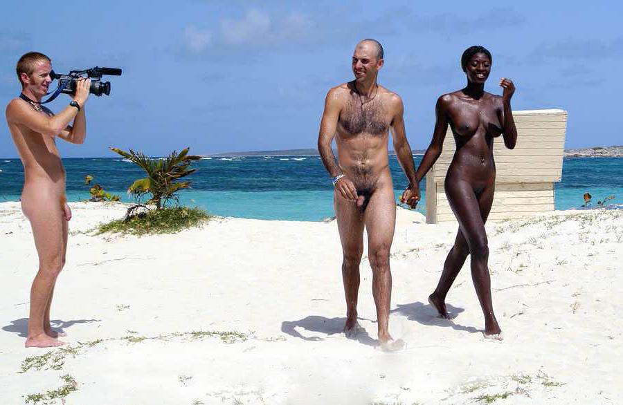 15P Two nudist friends get an even tan at the beach
