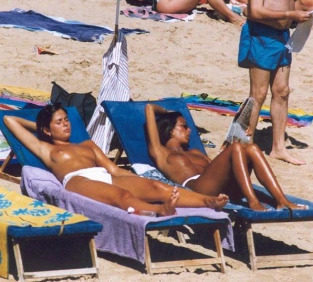 15P Hottie loves to expose her body at the nude beach