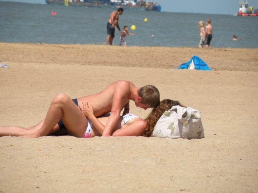 15P Hot teen nudists make this nude beach even hotter