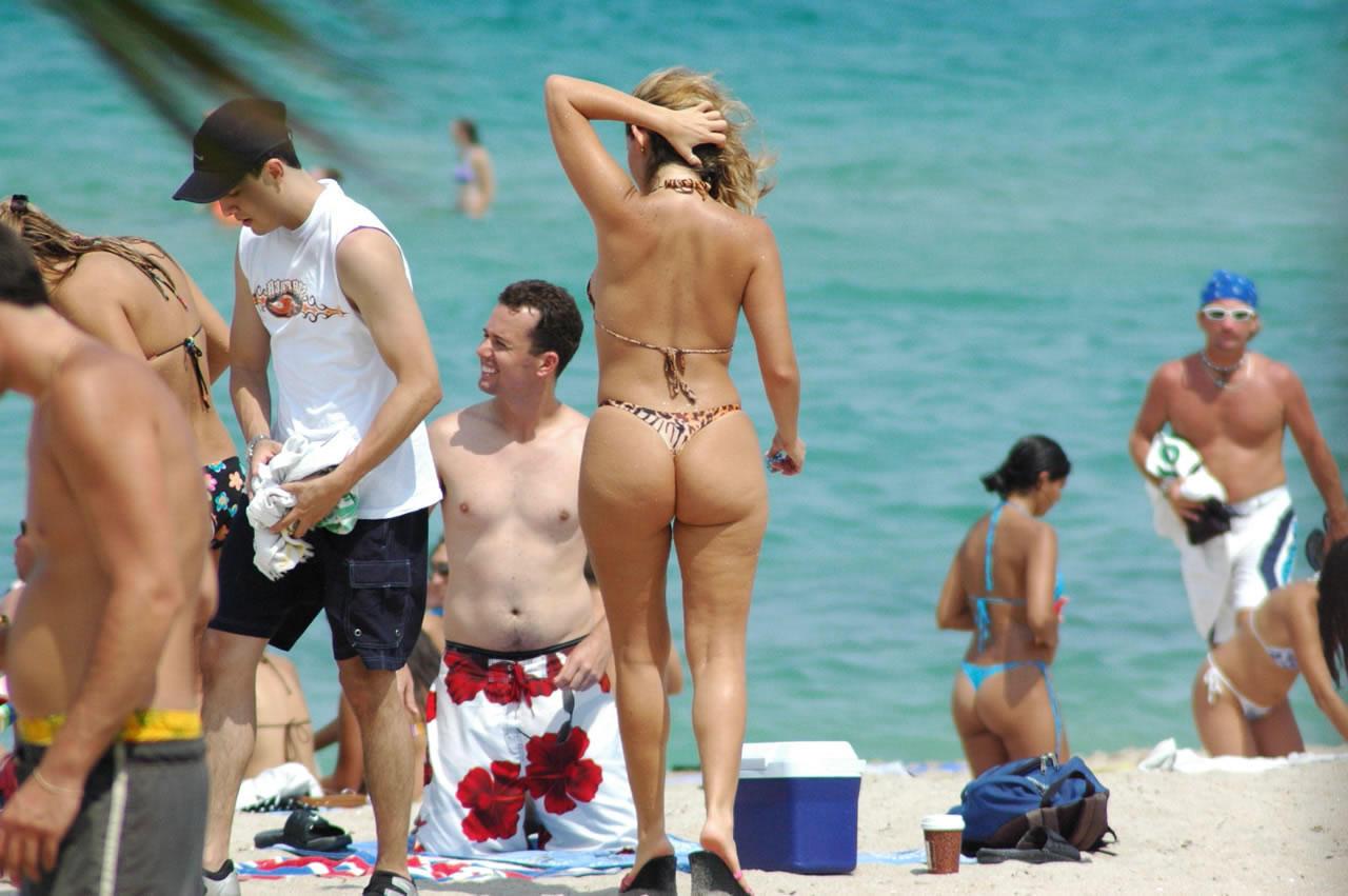 15P Nudist beach shows off two gorgeous naked teens