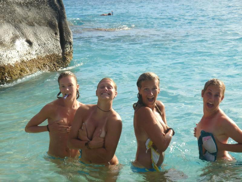 15P Teen nudists get naked and heat up a public beach