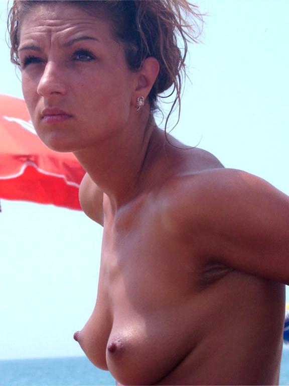15P Teen nudists get naked and heat up a public beach
