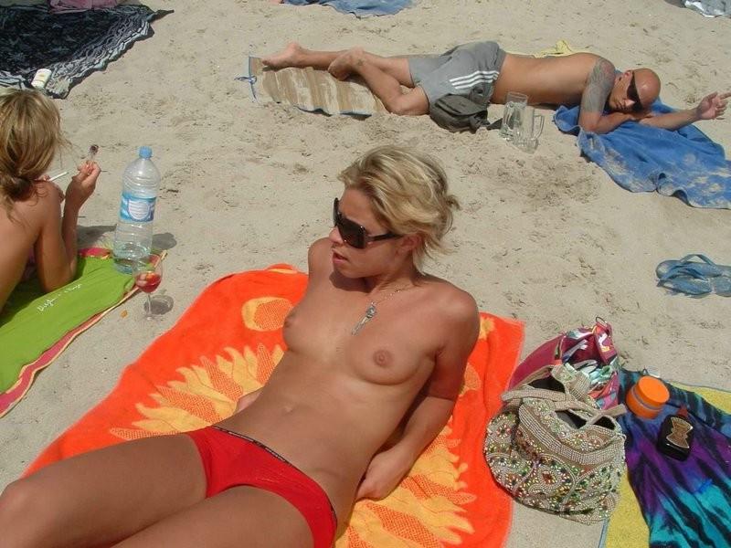 15P Watch these smooth nudists play at a public beach