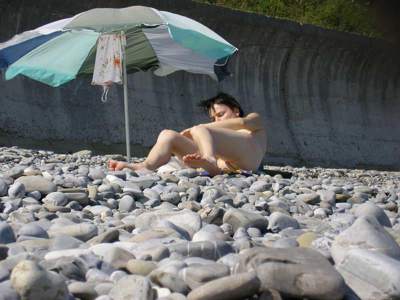 15P Teen nudists get naked and heat up a public beach