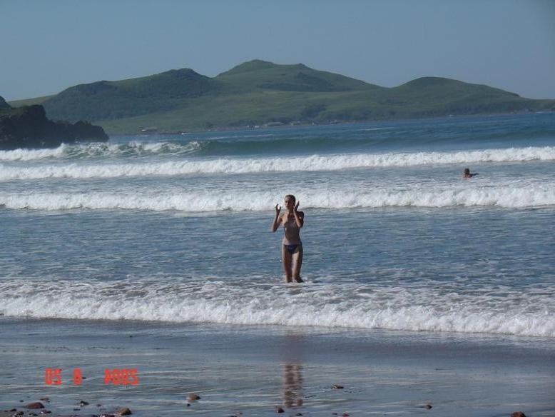 15P Hottie loves to expose her body at the nude beach