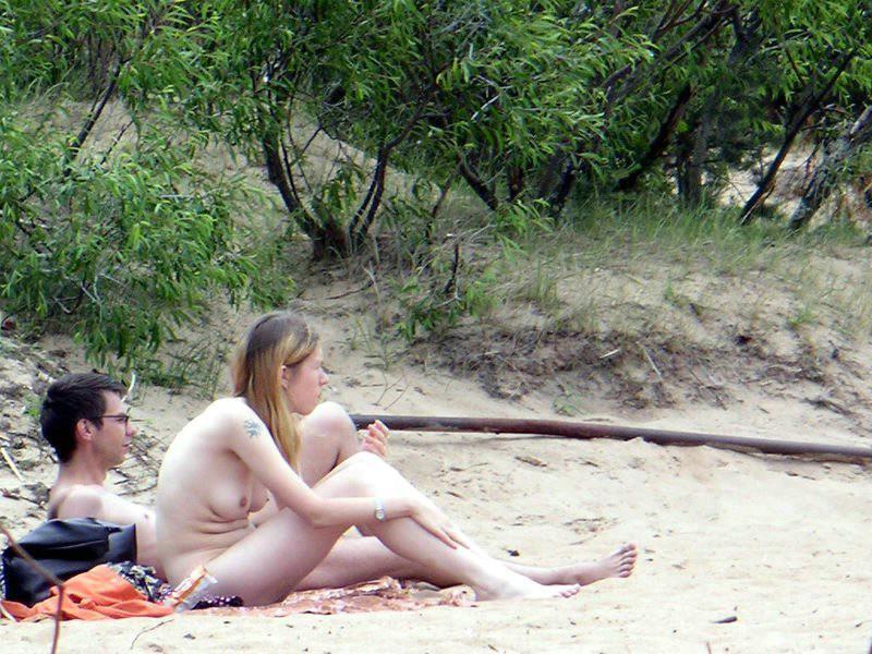 15P She's not shy about exposing herself at the beach