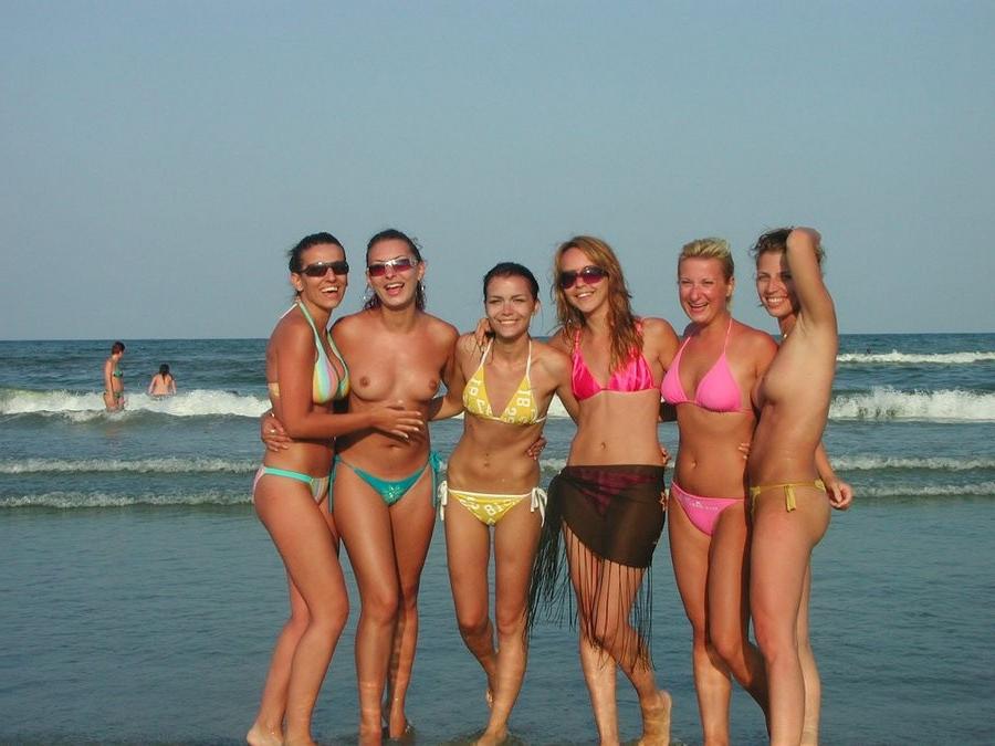 15P Teen nudists get naked and heat up a public beach