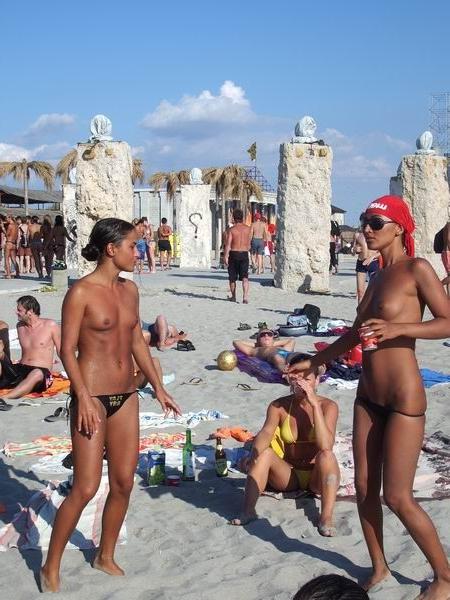 15P Thin amateur teen nudists play at the nude beach