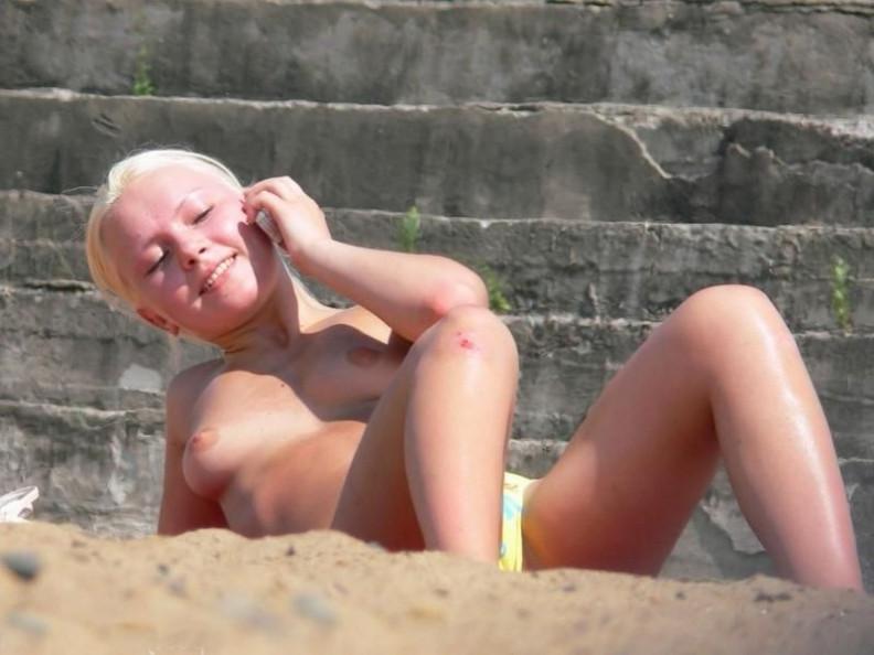 15P Nudist beach shows off two gorgeous naked teens