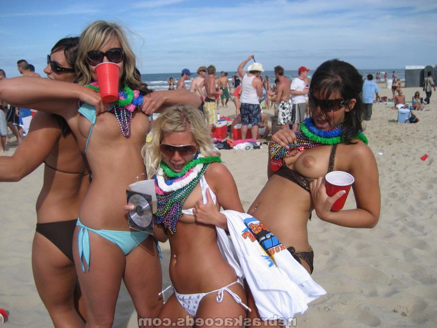 16P College girls get drunk and flash their tits at Spring Break