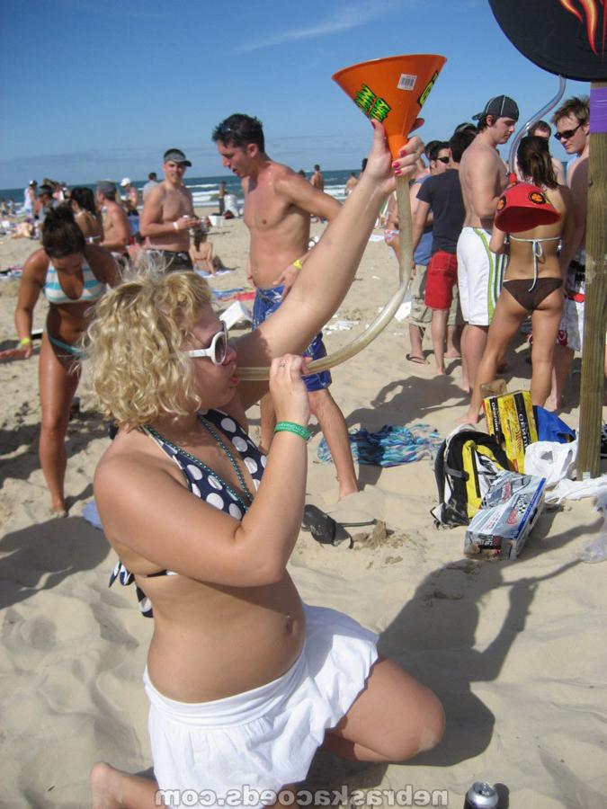 16P College girls get drunk and flash their tits at Spring Break