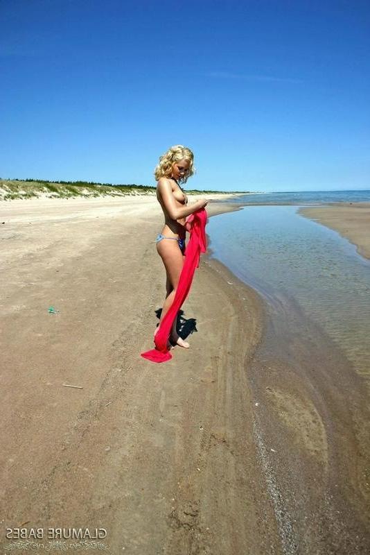 14P Blonde Babe Nude At The Beach