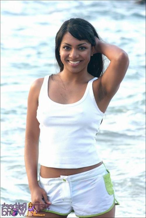 16P Indian babe posing at the beach