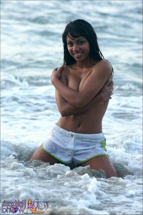 16P Indian babe posing at the beach