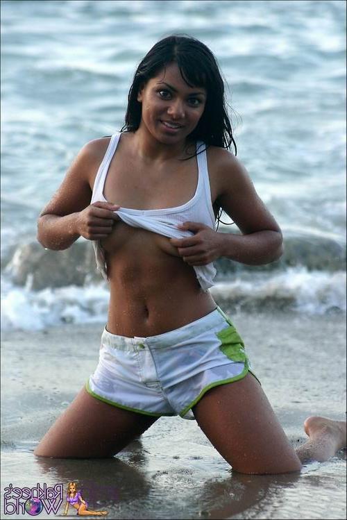 16P Indian babe posing at the beach
