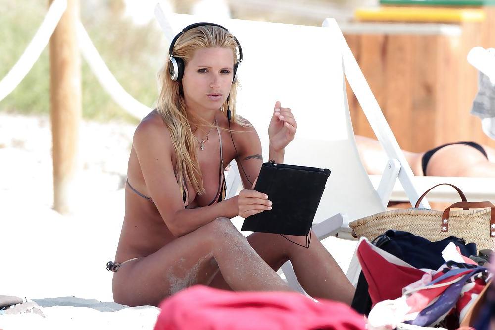 13P Michelle Hunziker Bikini candids Formentera Beach