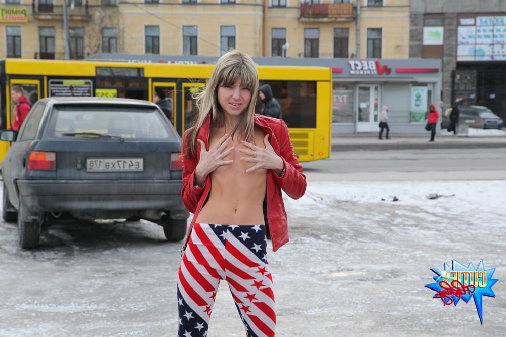 16P Winter flasher shows her perky tits in the street