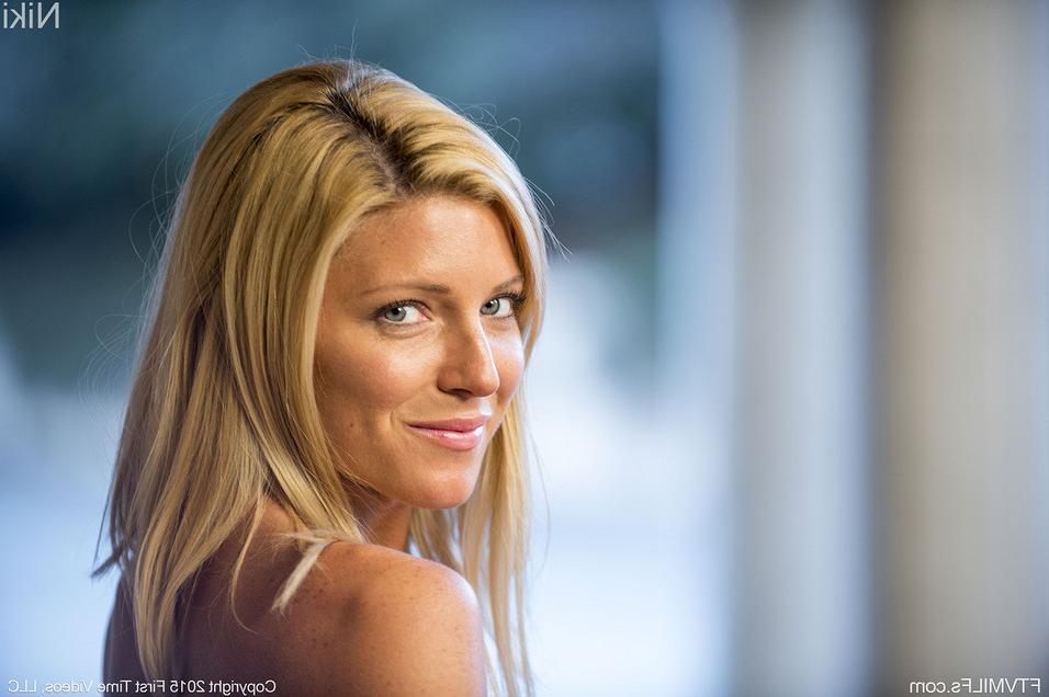 15P Niki Has Goose Bumps