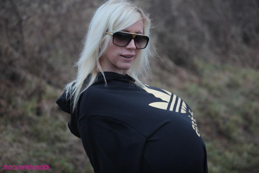 14P Huge fake tits blonde