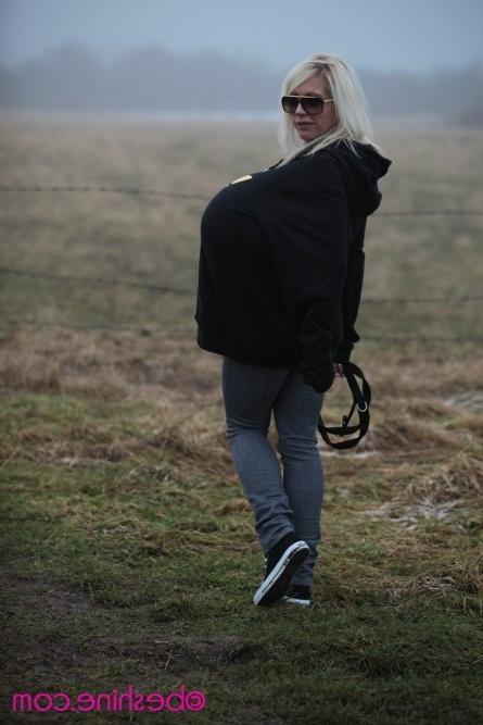 14P Huge fake tits blonde