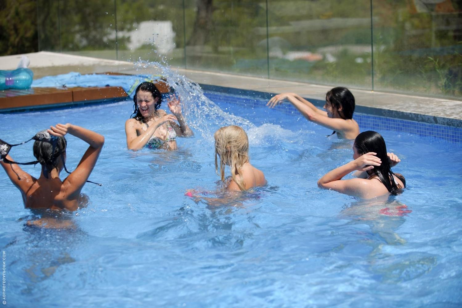 15P Poolside party with sexy lesbian teens