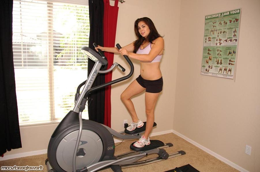 15P Mai shows her big titties and rubs herself out after a workout