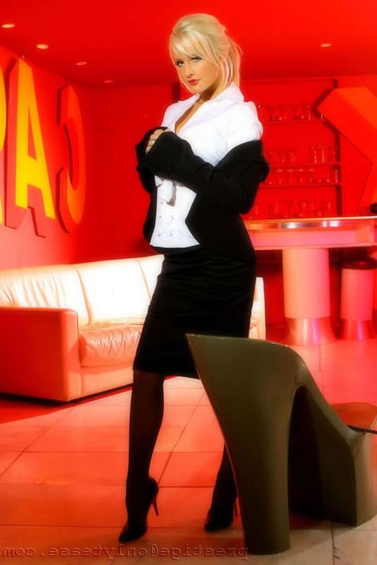 16P Prestige at OnlyTease with breathtaking blonde Michelle Marsh in this sexy secre