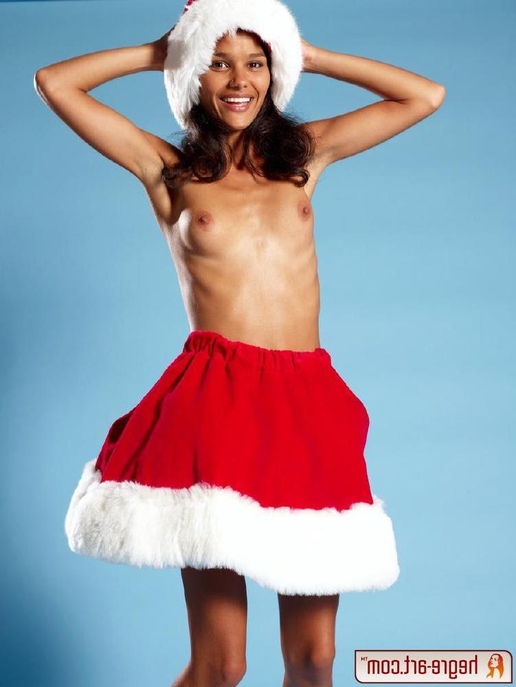 15P Unshaven Darine makes the perfect Xmas treat