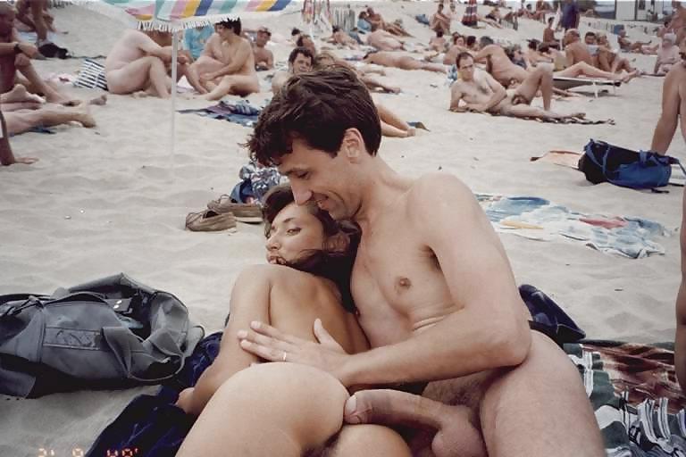 14P TheSandfly Beach Retro Babes