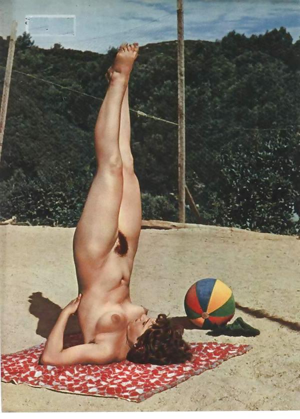 14P TheSandfly Beach Retro Babes